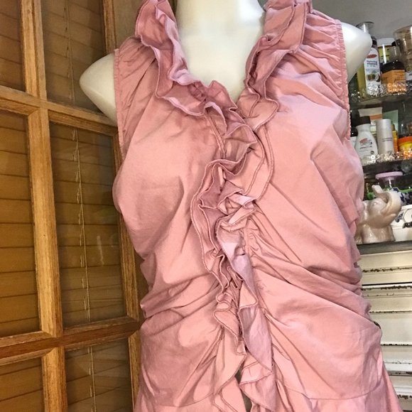 Barami Tops - Excellent Condition Ruffled sleeveless Shirt / pearl buttons By Barami Size M